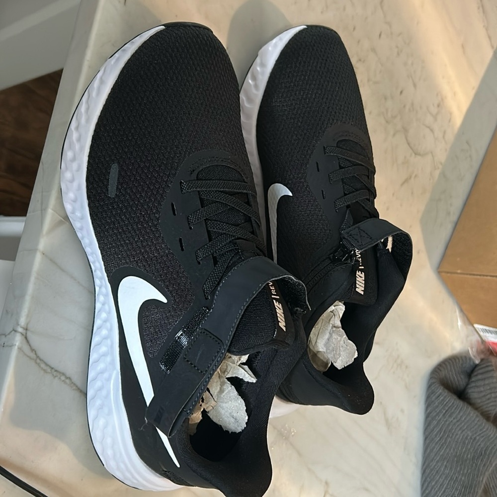 Nike Revolution Flyease 5